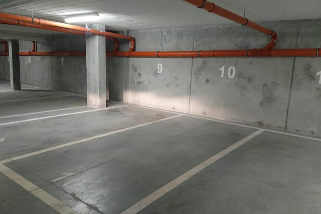 דירות סופוט Kawalerka Z Miejscem Parkingowym W Hali Garazowej מראה חיצוני תמונה